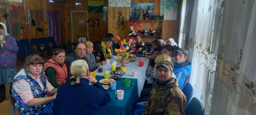 Поздравили майских именинников